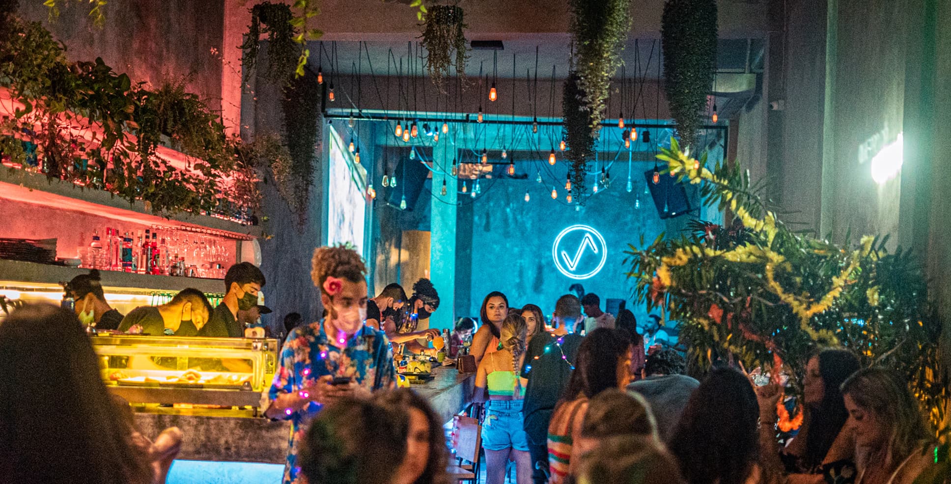 Bar Lounge | Peruvian sushi & gin specialist
music | art | food | drinks | vibez