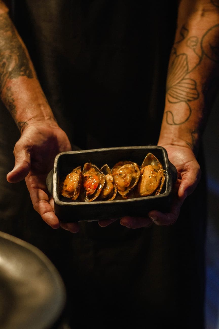 Nossa cozinha do mar Aproveita o que Itacare tem de melhor,   peixes e frutos do mar , principal inspiração para criação de pratos autorais.