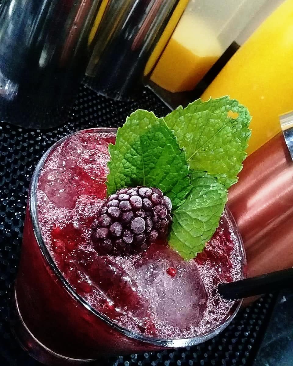 Bar e restaurante da praça!