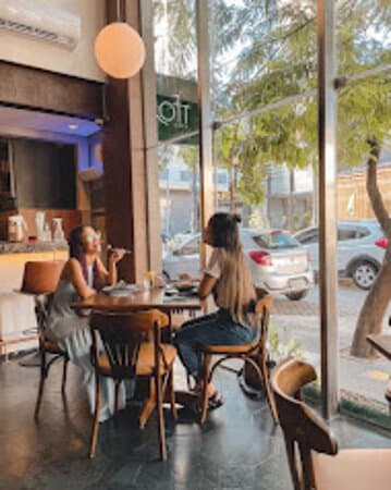 Restaurante Casual - Jazz Bar - Café