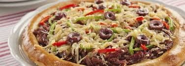 Forneria familiar a lenha tem lasanhas, calzones, pizzas diversas salgadas e doces, cafés e cervejas seletas.