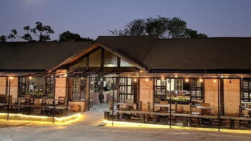 Para quem deseja se desconectar da agitação urbana e sentir o sabor do campo sempre ao seu lado.Um ambiente rústico e arborizado para a família inteira.