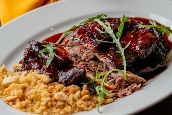 Gastronomia nacional, internacional, especializado em grelhados premium.

O restaurante faz a alegria dos apreciadores de uma boa carne.

O Santa Grelha oferece um cardápio especializado em grelhados premium, preparados com perfeição na sua sagrada churrasqueira a carvão. Além da melhor seleção de cortes bovinos, o Santa Grelha possui uma cozinha moderna oferecendo o melhor da gastronomia nacional e internacional.

E para harmonizar, uma adega com ampla variedade de rótulos nacionais e internacionais para todos os gostos, além da nossa carta especial de drinks e sobremesas.