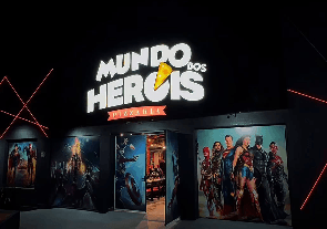 Mundo dos Heróis Pizzaria
🦸🏻‍♂️🍕 Todo herói precisa de um rodízio de pizza depois de salvar o mundo!