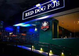 Bar com variedade de drinques, cervejas e aperitivos, atmosfera alternativa e noites com shows de rock.