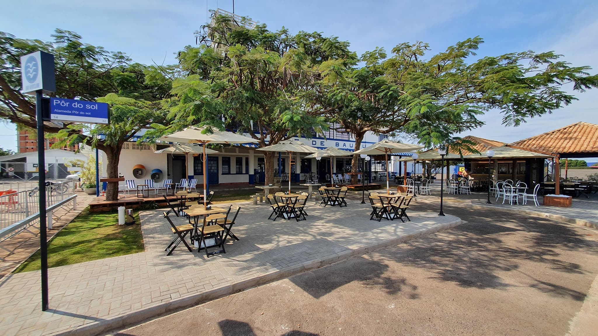 Reservas para grupos acima de 10 pessoas, entrar em contato no (14) 99854-7224

Bar Aeroclube, o nosso ponto de encontro!