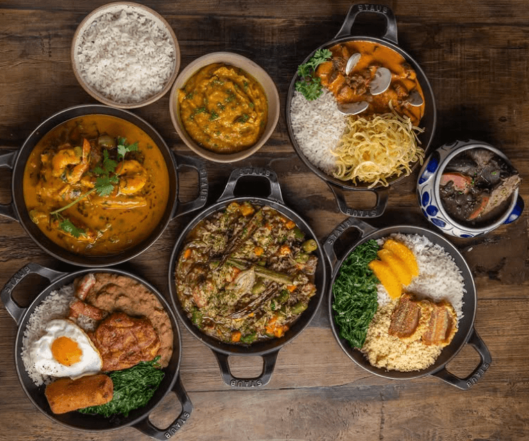 Casa de Alex Atala que homenageia receitas tradicionais da família brasileira de diversas regiões do Brasil. Os pratos do cardápio, assim como o ambiente, reúnem toques criativos, técnica e arte que são assinaturas do chef e sua equipe