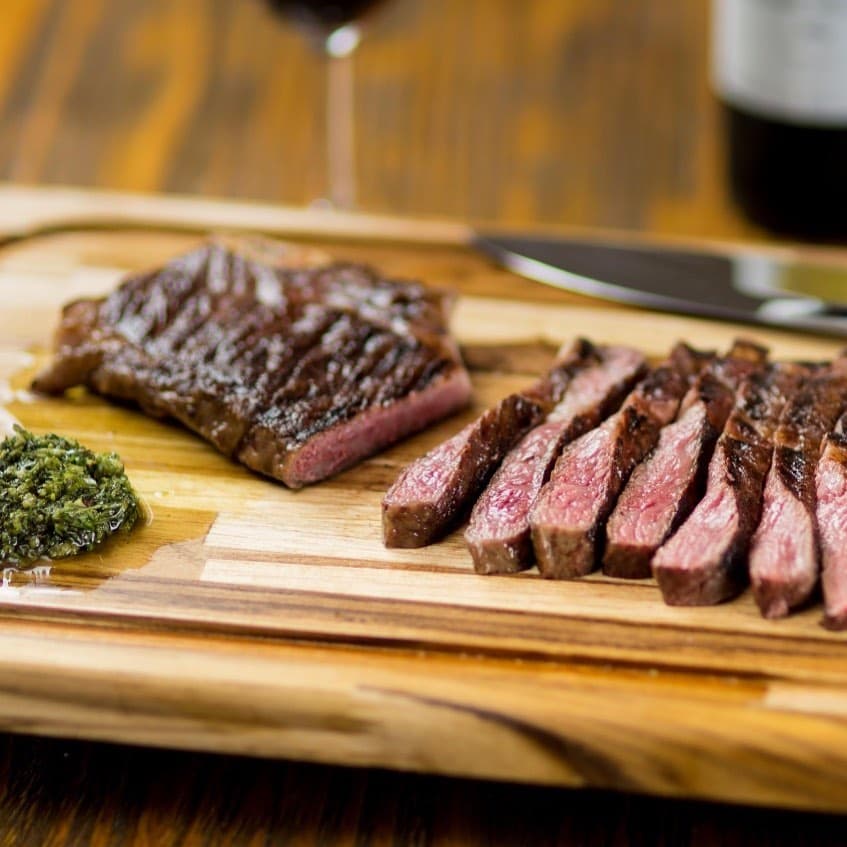 A melhor Carne, o melhor Vinho, o melhor Ambiente e o melhor serviço.

O Varanda é reconhecido como a melhor steakhouse do Brasil e está entre as melhores do mundo. Desde seu surgimento, em 1996, o Varanda tem como preceito trabalhar apenas com matérias-primas de alta qualidade, selecionada desde a origem. Para isto, além do conhecimento do proprietário Sylvio Lazzarini, um dos maiores especialistas em carnes do Brasil, o Varanda conta com uma equipe que conhece tudo sobre o tema.

Além do Jardins, o Varanda tem a filial no Shopping JK Iguatemi e no Edifício Plaza Faria Lima – unidades que seguem o mesmo preceito da matriz: busca constante da qualidade, práticas sustentáveis e responsabilidade social e empresarial.