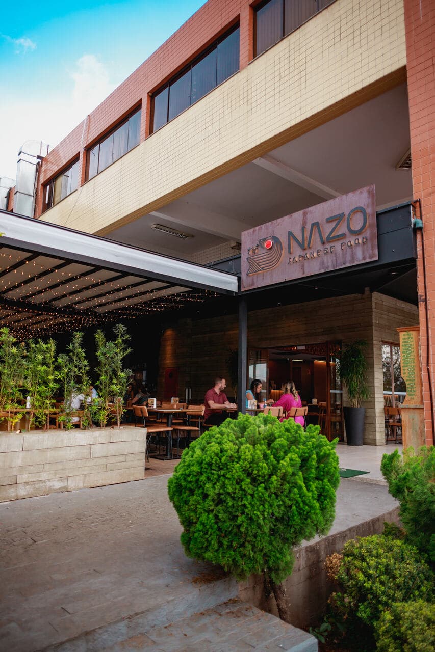 O Nazo oferece o que há de melhor na culinária japonesa com opções que vão de pratos tradicionais a criações exclusivas. Os ambientes de suas unidades refletem a identidade moderna e sofisticada do restaurante, que conta exclusividade em cada detalhe.


*As reservas possuem 15 minutos de tolerância