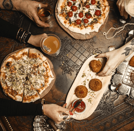 Gambito Bar
Bar secreto
O primeiro Speakeasy da Serra Gaúcha!
desde 2021
Abertos de terça a sábado, das 17:30 às 23h