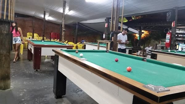 30 Horas bilhar já conhecido na noite Ribeirão Pretana oferece um serviço completo de atendimento, cardápio completo e estrutura completa de mesas de bilhar, sendo assim o ponto noturno mais indicado na madrugada.