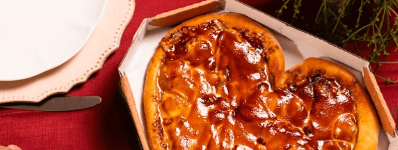 Inaugurada nos anos 2000 no bairro do Boqueirão, a Big Pizzas tem pizzas servidas na pedra e ambiente rústico de paredes decoradas com jornais e notas antigas do mundo todo.