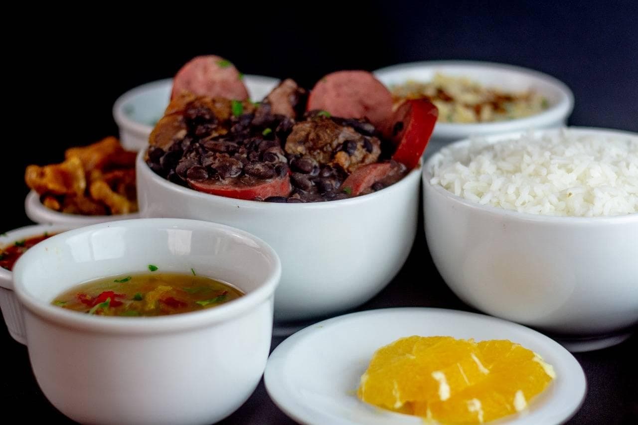 Comida tarde da noite · Mesas externas · Casual