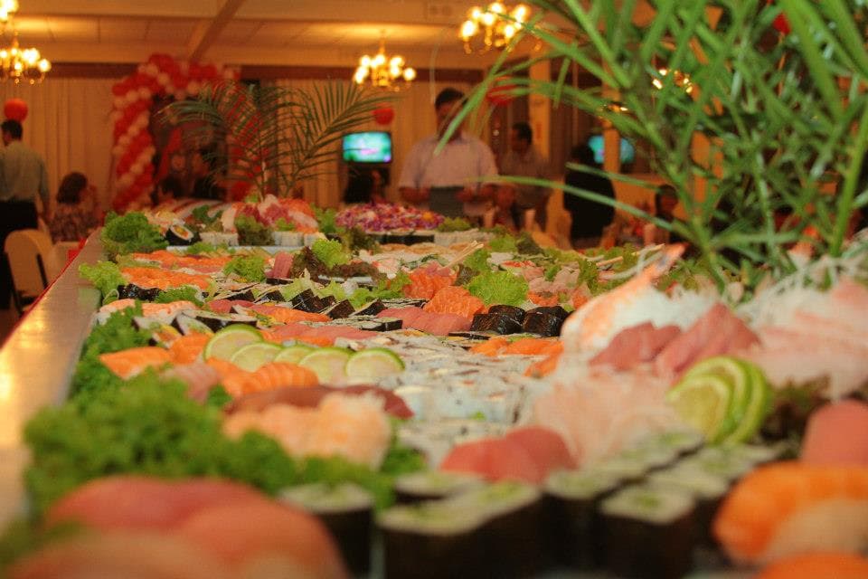 O sushiman Paulo Krepel além de eventos agora abre seu mais novo sushi bar, Paulinho Sushi Bar.