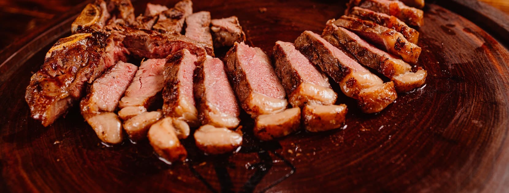 Boutique de Carnes & Steak House.
Parrilla | American BBQ | Dry Aged