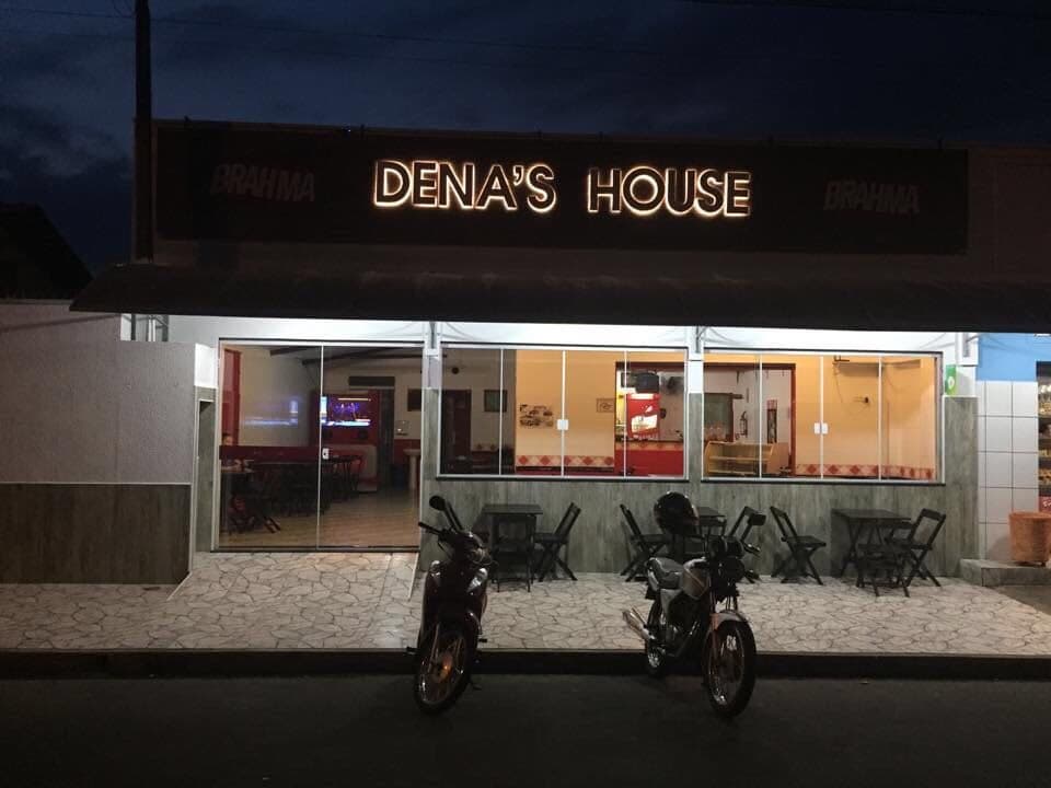 Dena's House um ambiente agradável pra curtir com seus amigos e sua família.