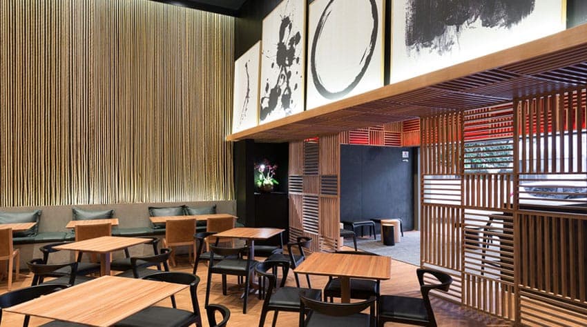 O Kitchin nasceu para ser mais que um restaurante japonês. Ele foi idealizado por seus criadores para ser um lugar de atmosfera contemporânea e única. O espaço, os pratos, as músicas, a acolhida, tudo faz do Kitchin aquele japonês que você sempre sonhou em descobrir e frequentar.