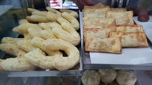 Pães, doces e bolos, mais salgados e bebidas, em espacinho aconchegante e informal com loja de conveniência.