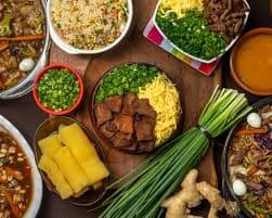 Restaurante japonês informal na versão fumegante de caldos com massas e carnes entre opções abrasileiradas.