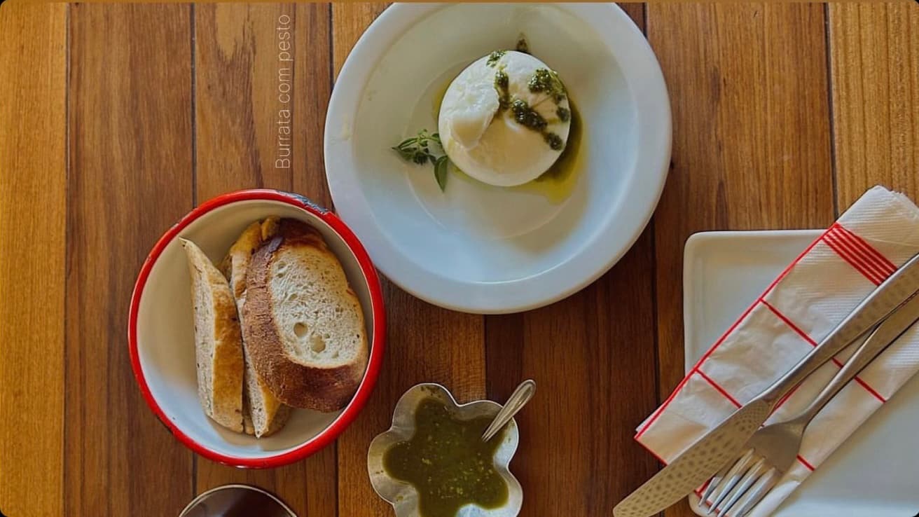 A gastronomia italiana refinada com versões arrojadas de pratos consagrados e autorais, em espaço sofisticado.
