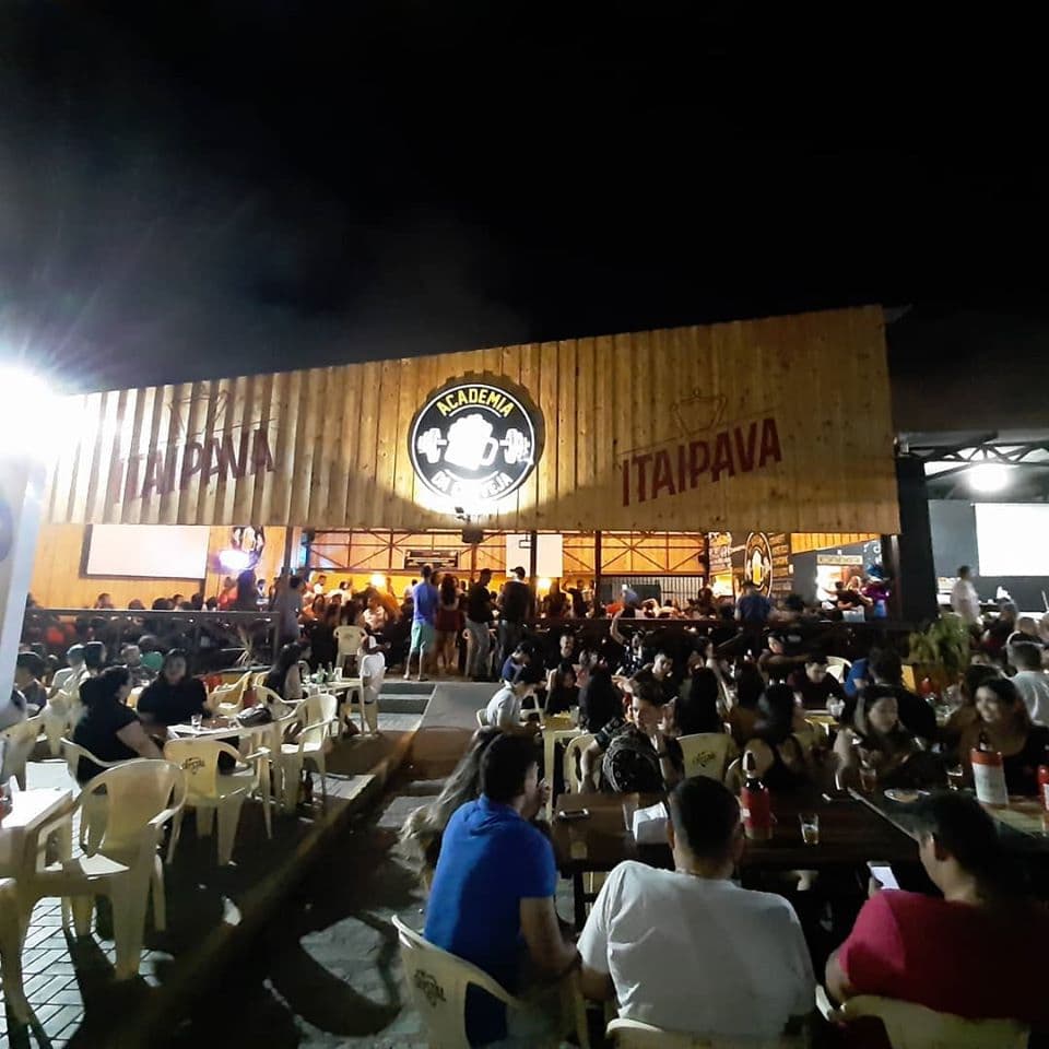 Um bar badalado, com música ao vivo de Terça a Sábado, preço justo, muita gente bonita, atendimento personalizado e a MELHOR MALHAÇÃO DO MUNDO!!!