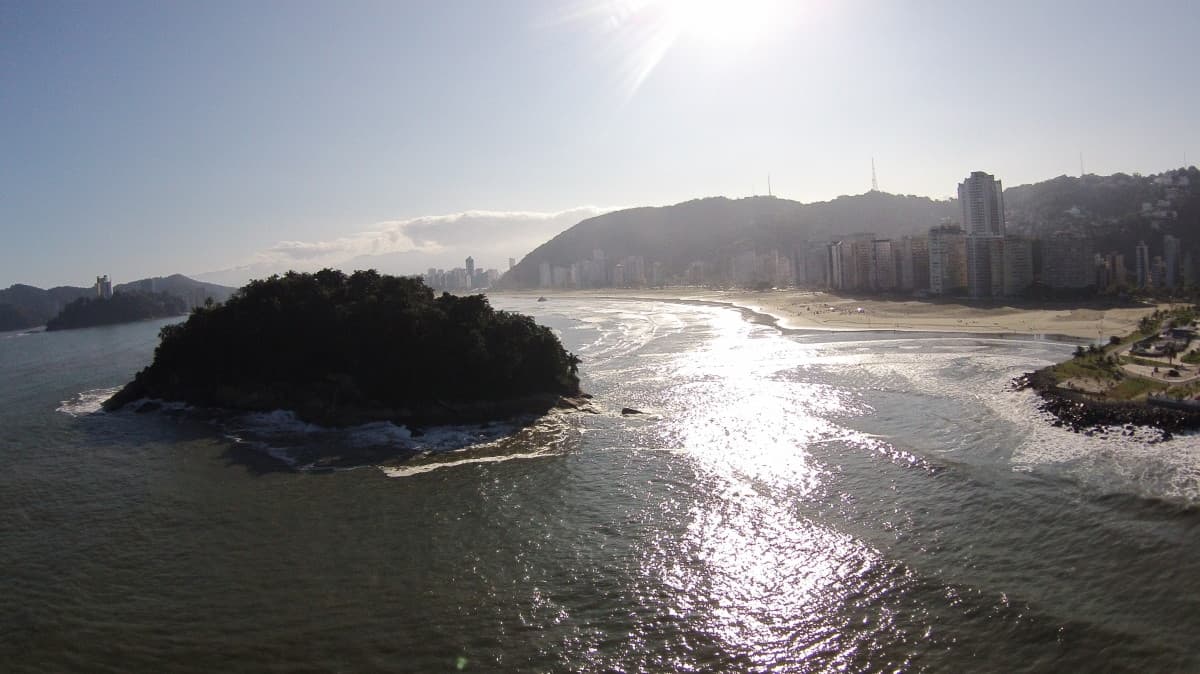 Com localização privilegiada e visual único, o Pé na Areia é o lugar perfeito para um chopp de Happy Hour ou para uma agradável noite! Venham conhecer!