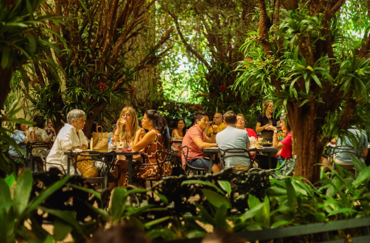 O propósito do Ama.zo é proporcionar uma autêntica experiência peruana. Utilizamos ingredientes clássicos da culinária andina, explorando, principalmente os sabores amazônicos. Restaurante Bib Gourmand no Michelin Guide.

Para reservas ou dúvidas entrar em contato ligar ou entrar em contato por Whatsapp no número (11) 99560-4321

Endereço: Rua Guaianases, 1149 – Campos Elíseos, São Paulo – SP