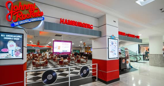Não limitado a qualquer década ou era, o Johnny Rockets combina os melhores elementos de um século da história da culinária norte americana para criar uma experiência e cardápio que são relevantes hoje e por mais décadas que virão! Johnny Rockets tem por volta de 300 restaurantes corporativos e franquedos nos Estados Unidos e em mais de 27 paises ao redor do mundo, incluíndo 17 lojas nos parques de diversão Six Flags e 11 nos cruzeiros da Royal Caribbean. A cada ano o Johnny Rockets serve 17 milhões de hambúrgueres, 11,3 milhões de refrigerantes, 8,3 milhões de Shakes e Malts, 4 milhões de quilos de American Fries, 2,1 milhões de onion rings e 815.000 galões de sorvete consumidos!