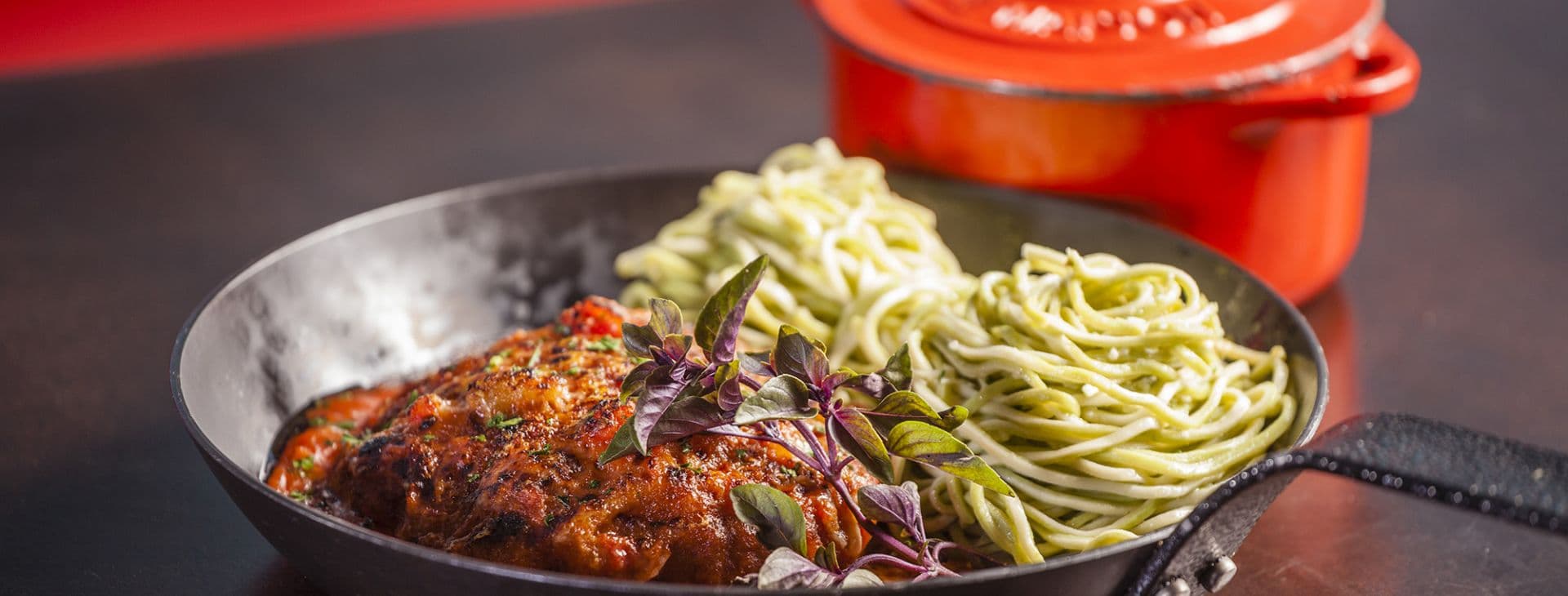 Temos o melhor da cozinha italiana, vinhos e outros drinks, além de uma estrutura aconchegante e preço convidativo. Venham pra cá!