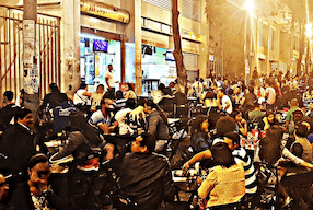 Ótimos coquetéis · Casual · Bom para ir em grupo