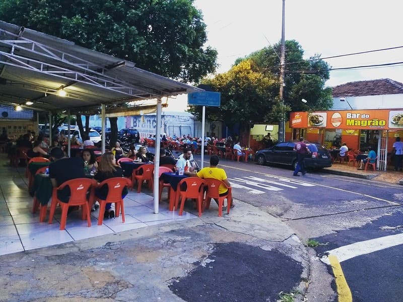 Local agradável para reunir se com amigos, familiares, comer um bom petisco.