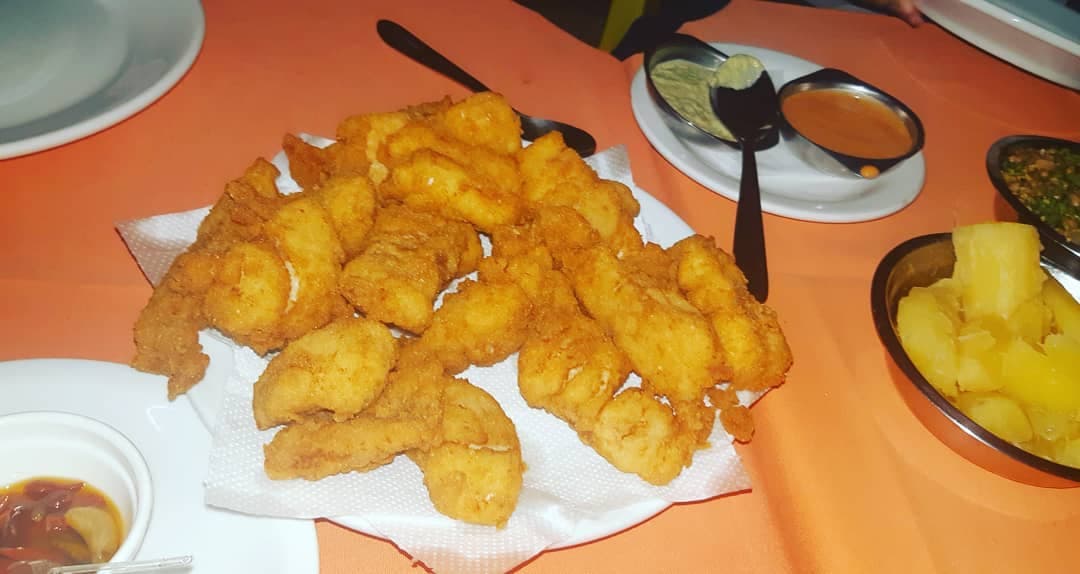 Comida tarde da noite · Mesas externas · Ótimos coquetéis