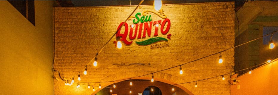 Seu Quinto é um boteco com cerveja gelada, petiscos caprichados e aquele clima bom de conversa fiada. Tem feijoada no sábado, balcão animado e um jeitinho capixaba que faz todo mundo se sentir em casa.