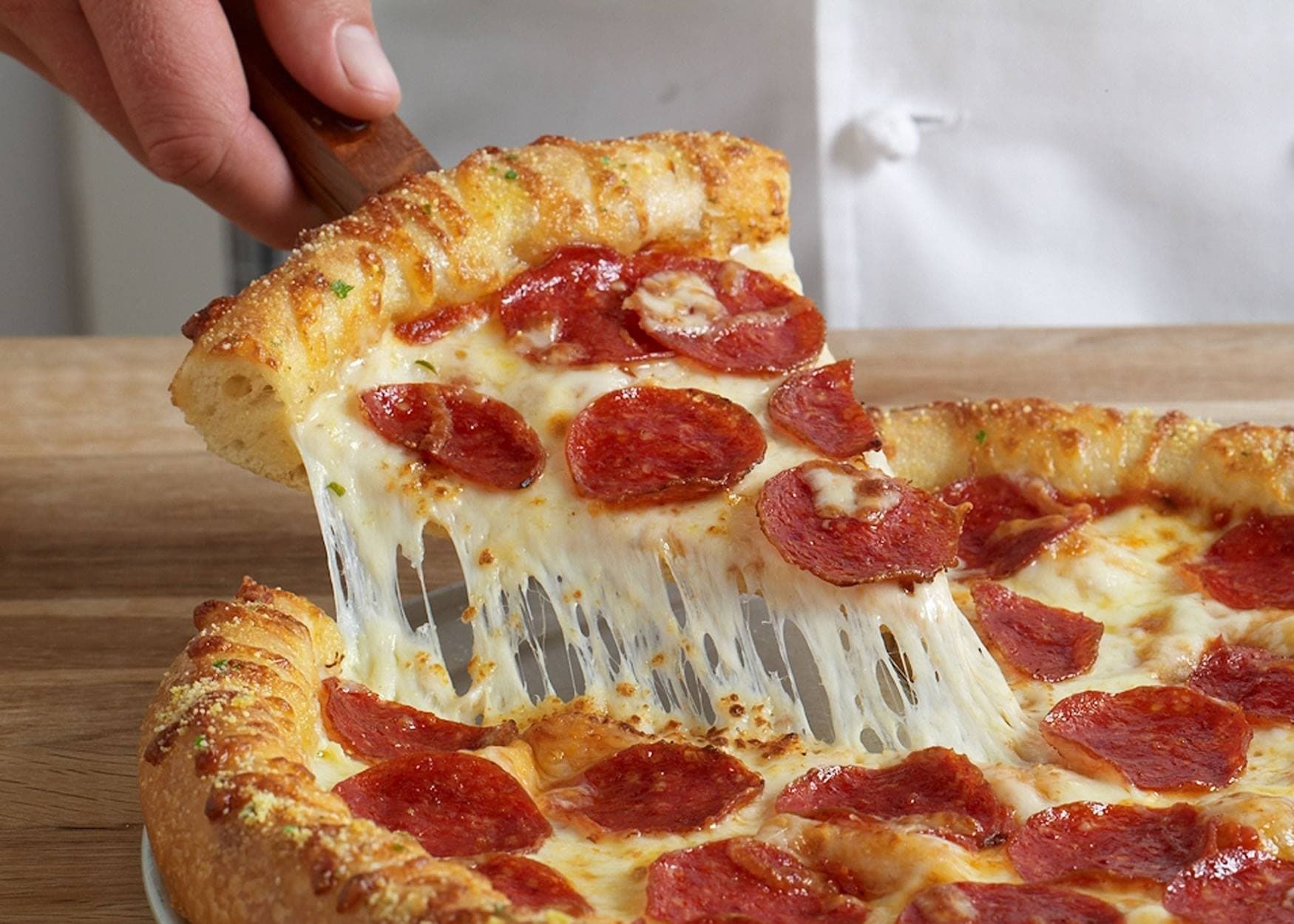 Todos os dias o aniversariante do dia não paga o RODÍZIO na Boa Pizza, é isso mesmo, venha comemorar seu aniversário com a gente, comemore seu niver que presenteamos você com o melhor rodízio de Cuiabá.

Faça sua reserva através do link...
https://boapizza.cazadapizza.cuiaba.br

Abrimos todos os dias das 17hs ás 00hs.
E ainda aceitamos cartão de crédito e débito.
Bandeiras: Visa, Mastercard, American, Elo, Alelo Refeição, Ticket Restaurante e PIX.