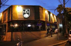 Restaurante animado por bandas de estilos populares diversos tem menu mexicano e árabe com notas brasileiras.