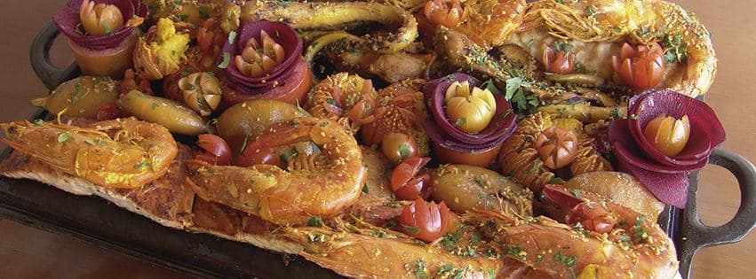 Gastronomia brasileira informal e descontraída de frutos do mar à la carte ou em opções executivas diversas.