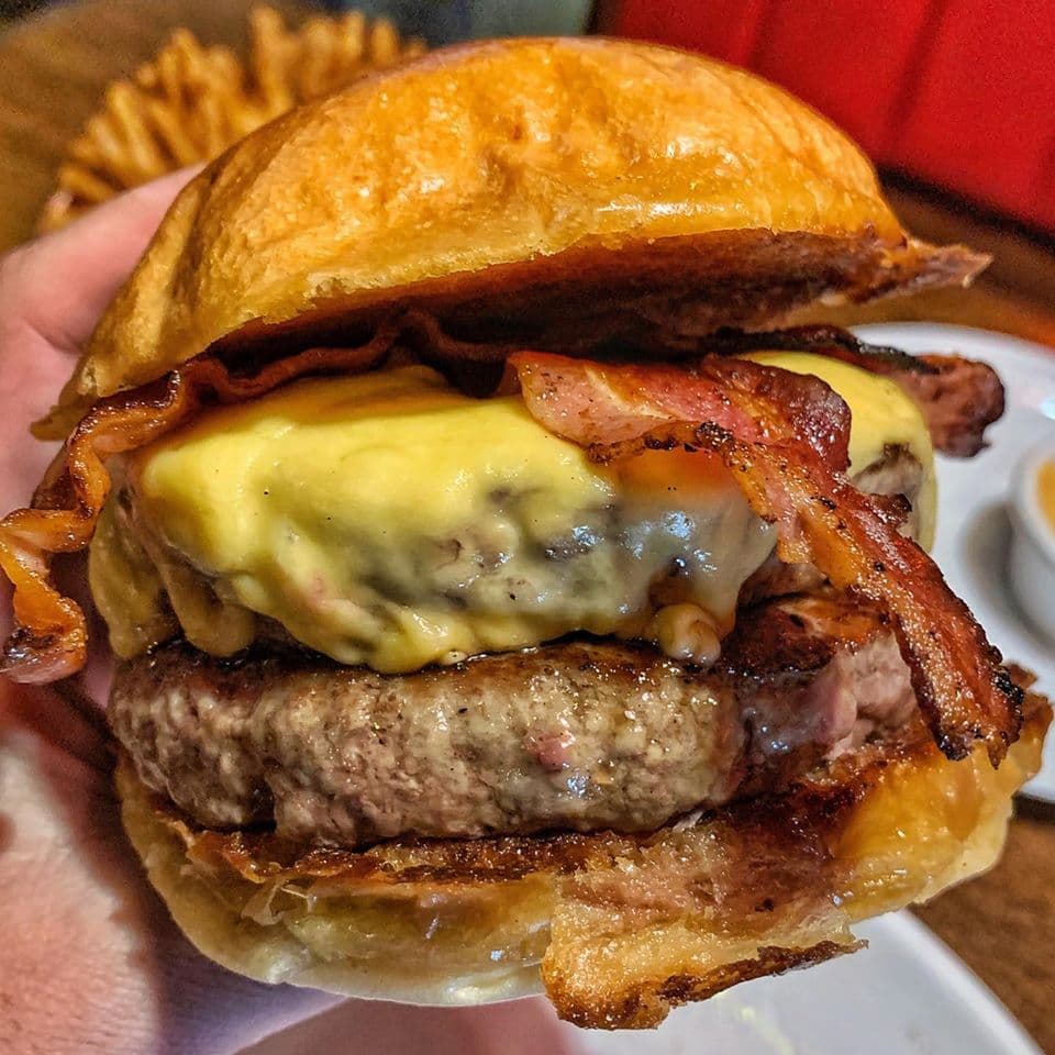 O Chips Burger mudou de endereço. Desde o dia 21/07/15 estamos atendendo na rua Doutor Cesar, número 718. Ambiente minimalista, muito mais aconchegante e com novas propostas de lanches. Para aproveitar o clima de mudanças, modernizamos totalmente o nosso website para garantir uma experiência incrível também na internet.
