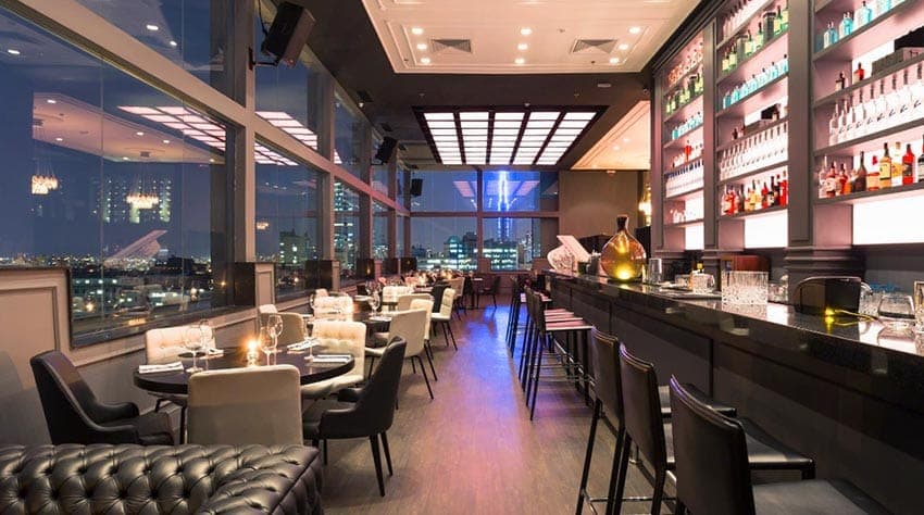TETTO Rooftop Lounge é o primeiro espaço a trazer para São Paulo um conceito inspirado nas mais prestigiadas coberturas de Nova York. Localizado no topo do WZ Hotel, no coração do Jardins, possui vista em 360 graus de um dos pontos mais altos da cidade e é dividido em dois ambientes distintos: TETTO Lounge Bar e TETTO Club.