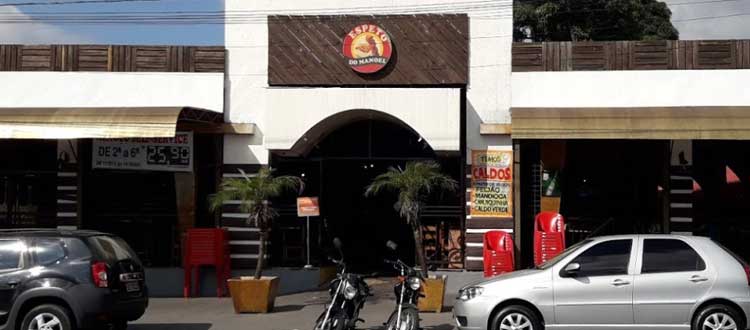 Cozinha brasileira de petiscos, carnes no espeto e chope, em ambiente descontraído de bodega popular.