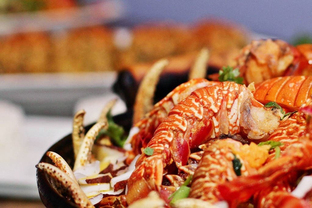 Restaurante de comida típica Maranhense, especializada em frutos do mar. Liderado pela gastrônoma Ana Lula, popularmente conhecida como Juja, a proposta do nosso ateliê de gastronomia é oferecer um ambiente descontraído e repleto de hospitalidade para receber os clientes que buscam experiências gastronômicas legítimas e inesquecíveis.