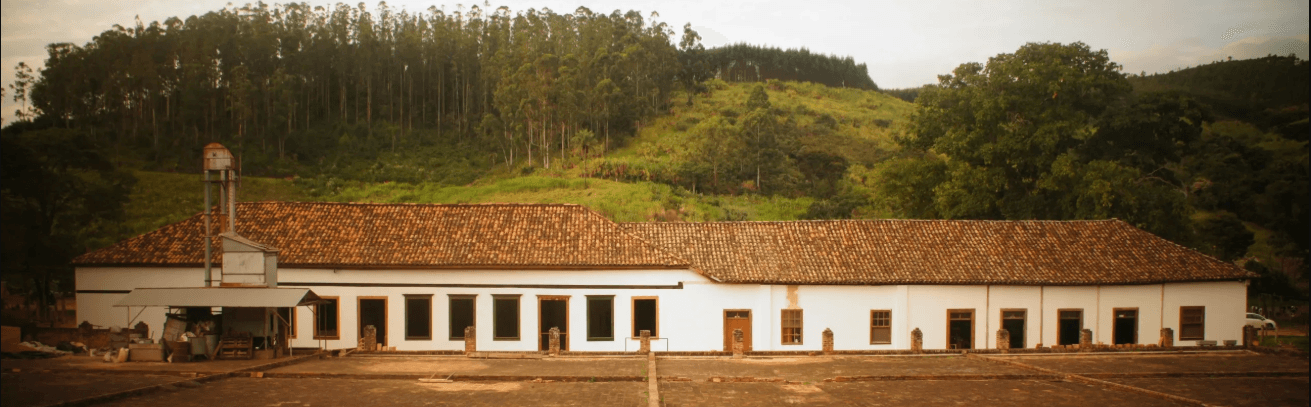 Situada a aproximadamente 140 km da Capital do Estado de São Paulo, no município de Amparo, a Fazenda Atalaia destaca-se enquanto um exemplar  da História, Arquitetura, Cultura, em suma da identidade paulista em seus decisivos oitocentos. A propriedade que pertenceu a Pedro Penteado, presidente do Banco Industrial de Amparo datada de  1870 traduz visualmente o resultado da cultura material do café.