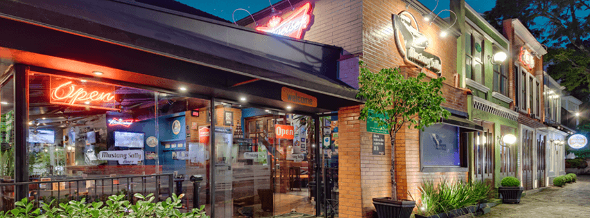 Restaurante de culinária americana e mexicana.