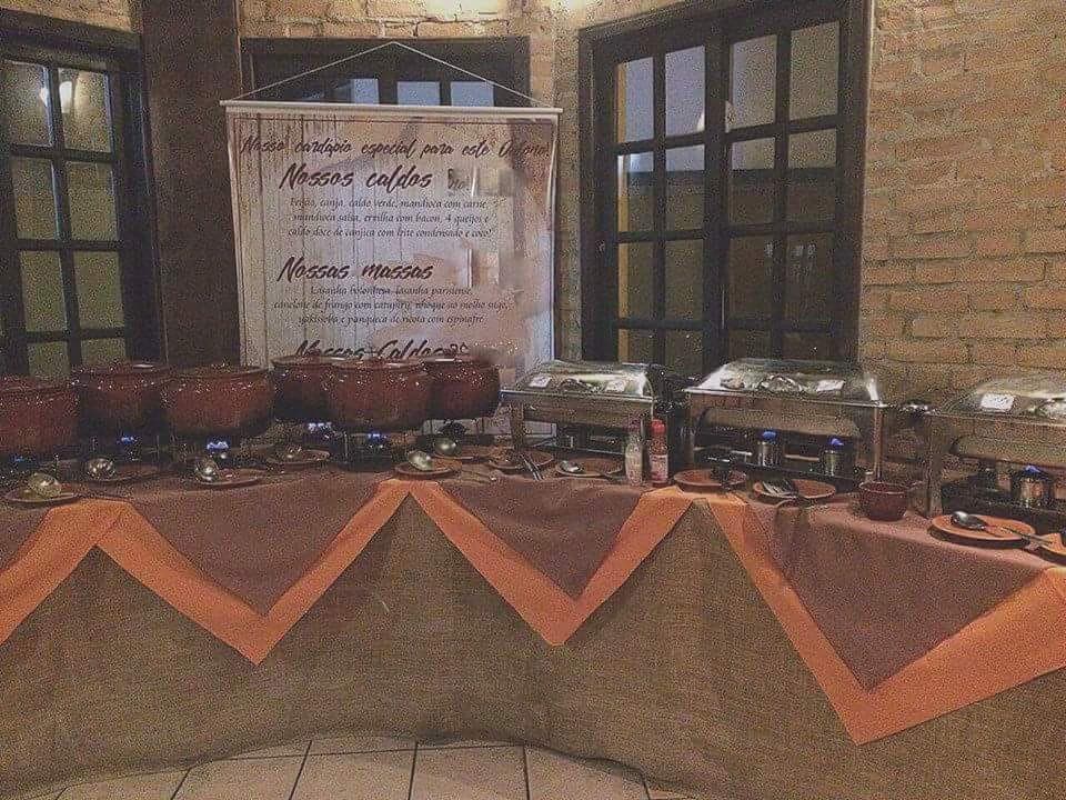 Choperia, Restaurante e Pizzaria. Especialidades em Carnes, peixes grelhados servidos na chapa.