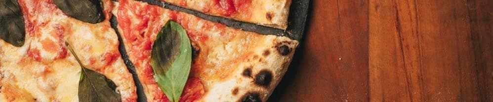 Pizza de longa fermentação, farinha e molho italianos e ingredientes cuidadosamente selecionados. Per te, per tutti.