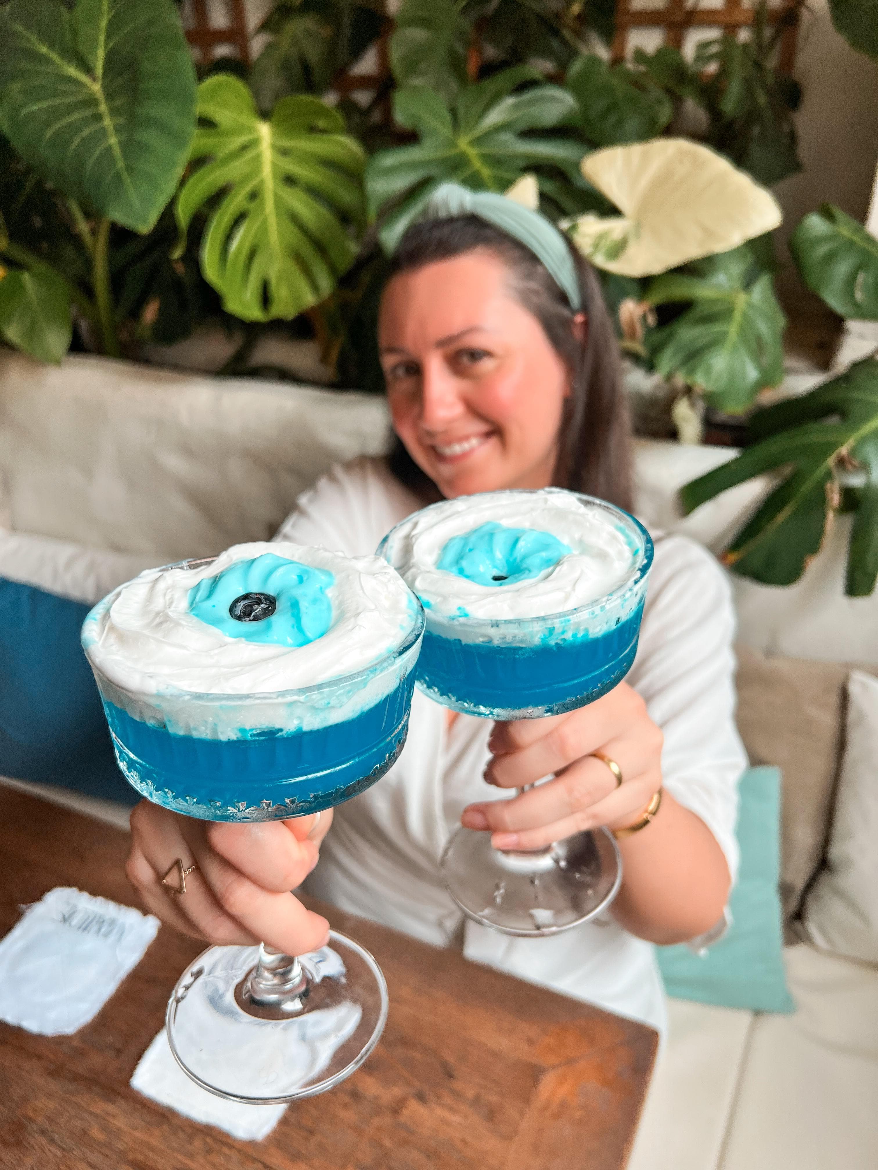 -🧿trabalhamos com eventos fechados e locação para fotos🧿(entrar em contato via whats app -47 98917-1604)

IMPORTANTE: horário para reservas somente entre 11:00 às 12:00 horas para almoço e entre 18:00 às 19:30 para jantar. Além de reservas, temos mesas disponíveis por ordem de chegada✨

caso queira trazer seu bolo e/ou vinho (outros tipos de docinhos não são permitidos)
-taxa de bolo: R$40,00
-taxa por rolha: R$59,00

Estamos te esperando sempre com energias positivas🧿