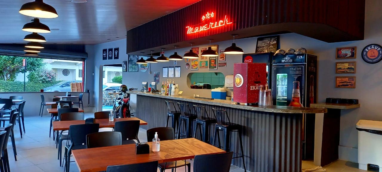 💀 Burger artesanal, chopp gelado and muito rock'n'roll