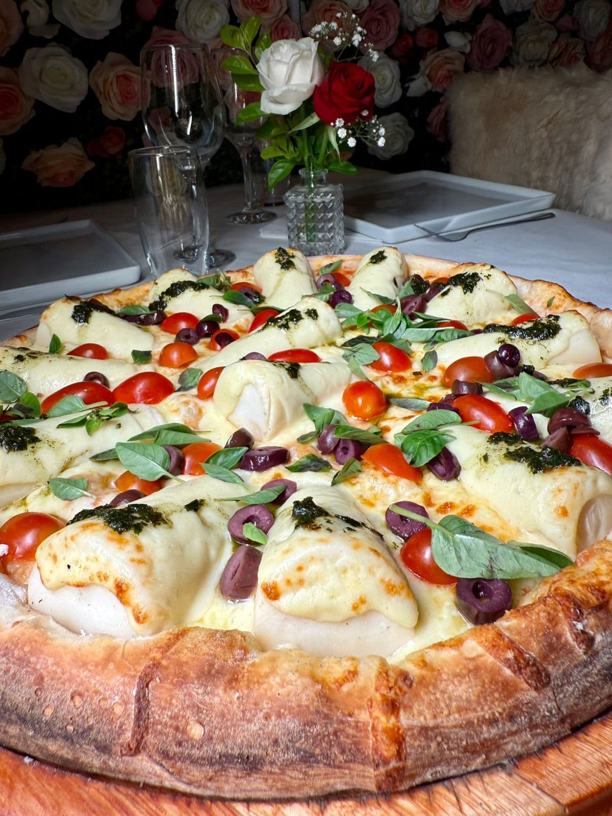 O sabor da Itália em Curitiba. Experiência gastronômica completa: pizzas gourmet, calzones recheados, massas frescas, risotos e muito mais.

Entre 01 de dezembro à 15 de março, desfrute do melhor rodízio de caranguejo em Curitiba na Sforno. Uma experiência deliciosa com opções frescas e exclusivas.