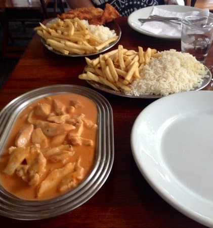 Comida tarde da noite · Casual · Bom para ir em grupo