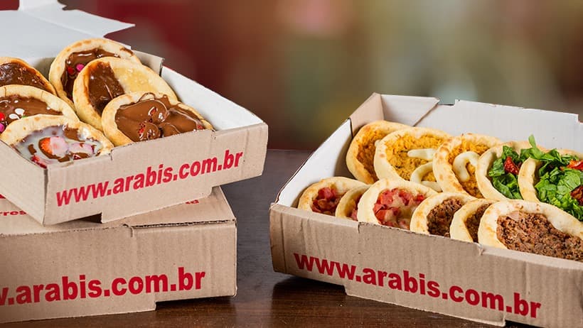 Nascemos em Nova Esperança/PR e nossa empresa começou bem pequena como a maioria dos negócios no Brasil. Percebemos que tínhamos um excelente produto em mãos, buscamos consultoria para expansão e a recomendação foi o sistema de franquias. Possuímos lojas em 7 estados brasileiros (PR, SC, MS, MT, GO, RS e SP), estamos crescendo, lançando novos produtos e inovando para atender cada vez melhor os nossos franqueados e consumidores.
