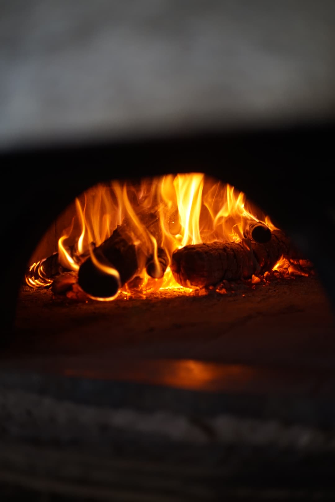 Forneria argentina. Pizzas no forno a lenha, carnes na parrilla, empanadas e Drinks